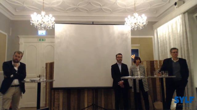 Frågestund med Peter Carpelan, Maria Englund och Peter Graf смотреть онлайн