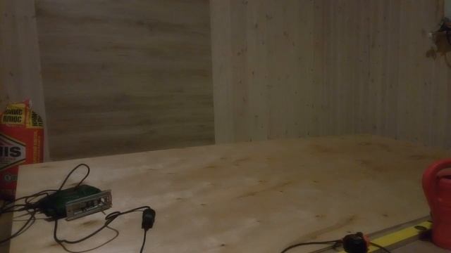 Отделка фасада имитацией бруса. Стена 3 день 5. Дом. Укладка фанеры под линолеум. Немного огорода. смотреть онлайн