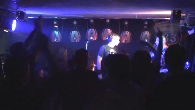 Bad Rebels - Зрители не хотят отпускать группу))) смотреть онлайн