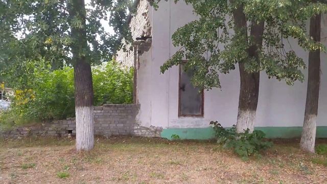 Старинная церковь / Родник со змеями / Живописный обрыв смотреть онлайн