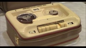 Дворовые песни со старых катушек- Тополя+Побудь недотрогой+Ты стоишь в дали зоря алеет