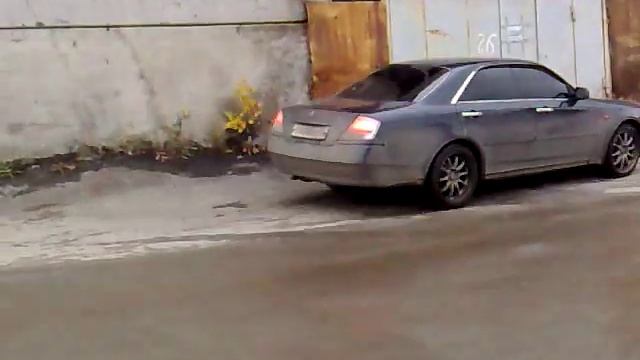 дрифт Nissan Gloria MY34.mp4 смотреть онлайн