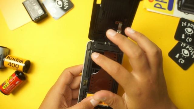 APPAREIL PHOTO ARGENTIQUE : KONICA EU MINI