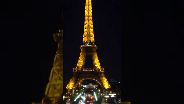 19.04.19.,,,Париж, эйфелевая башня как там красиво, и мы там были смотреть онлайн