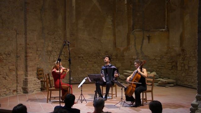 Trio Ambassador - Astor Piazzolla 'Winter' (Invierno Porteño) смотреть онлайн