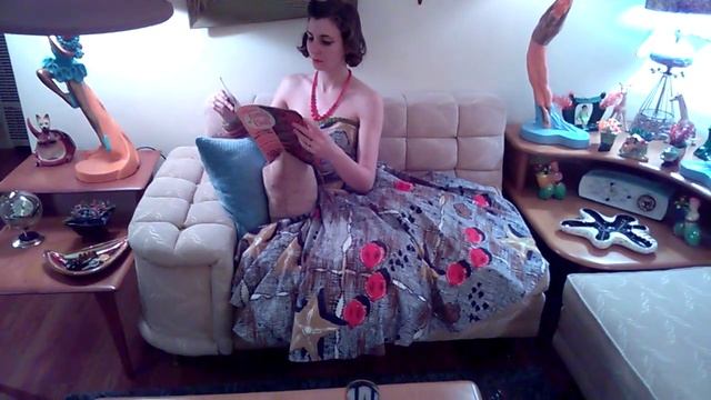 Kitschy Kitschy 1950's Mid Century Home смотреть онлайн