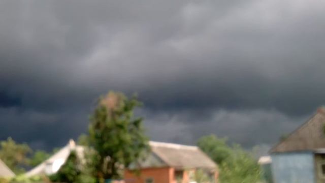 Страшные тучи 4 июня 2016.Посёлок Ильский
