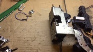 Замена активатора замка в Шевроле Нива