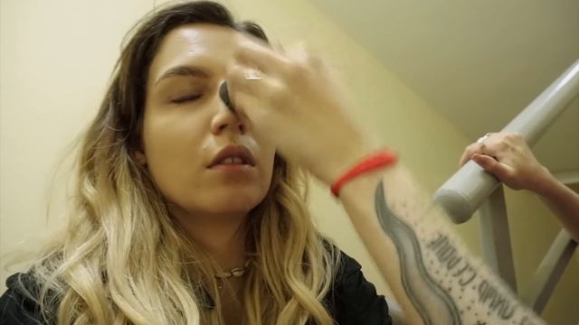 ПОДРАЛАСЬ С ВИЗАЖИСТОМ!! ОТОБРАЛИ КАМЕРУ!!! смотреть онлайн