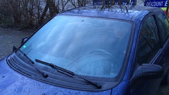 РЕМОНТ СТАРЫХ ДВОРНИКОВ ЗА 10 СЕКУНД!   Самодельный резак для обновления щетки #DYI #лайфхакдворник