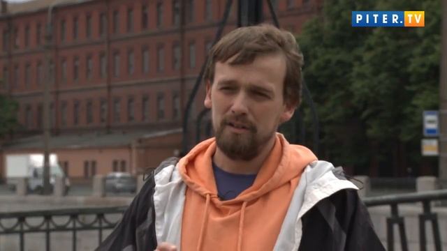Горожане самовольно вешают старые таблички на мосты смотреть онлайн