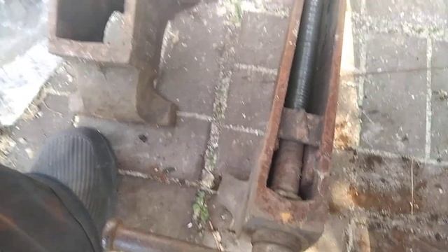 #24-слесарные тиски 140мм, разобрал смотреть онлайн