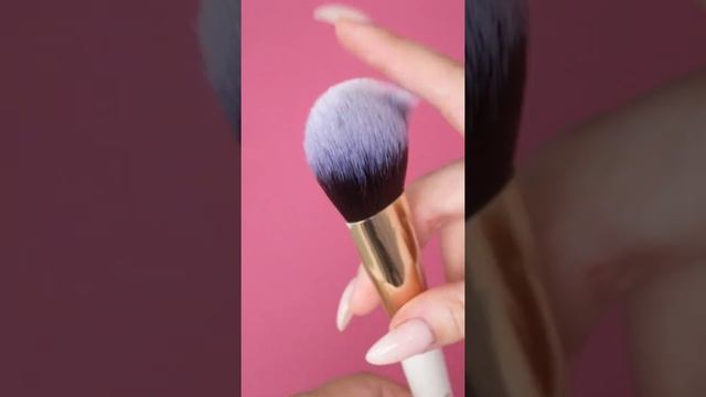 кисть для макияжа - Medium Flat Foundation Brush 107 смотреть онлайн