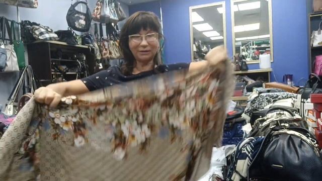 #женскаясумка ? ПОЦЕЛУЙ ЧИК ? #стильнаясумка ? ПОДАРОК ВЕЛИКОЛЕПНЫЙ ПЛАТОК ? КАШЕМИР ? смотреть онлайн