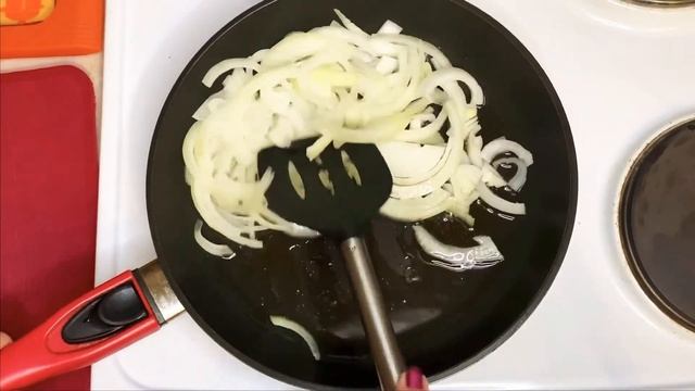Лечо с колбасой и яйцом. Классическое блюдо ВЕНГЕРСКОЙ КУХНИ. Быстро и очень вкусно! смотреть онлайн