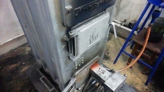 Что произойдёт с котлом и горелкой на отработаном масле, если закрыть дымоход!!! смотреть онлайн