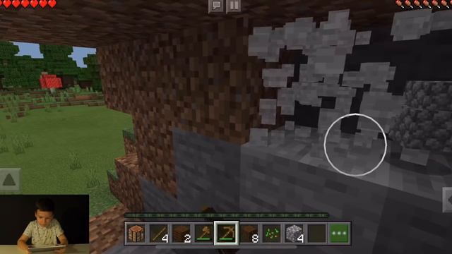 ВЫЖИВАНИЕ с Папой на АЙПАДЕ :)) Minecraft PE 1.12.1 смотреть онлайн