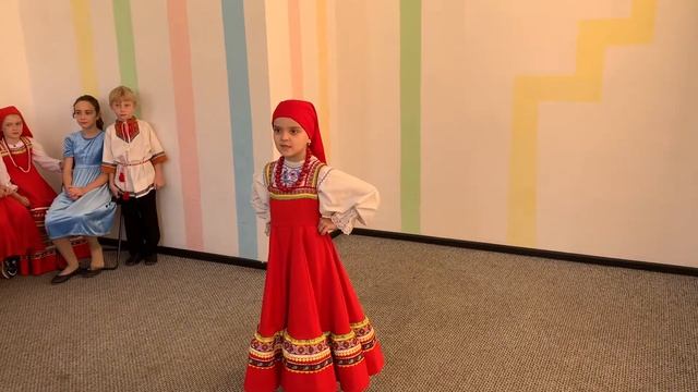 Кудряшки встречают Новый год и Рождество!Особенный народный праздник! Рождественские песни и колядк смотреть онлайн