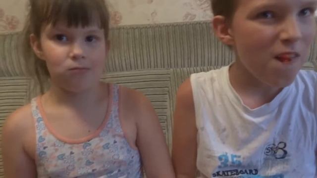 ЧЕЛЛЕНДЖ: КТО БЫСТРЕЕ СЪЕСТ, СЫР, ЧОКО ПАЙ,СУХАРИК И ЧЕРВЯКА смотреть онлайн