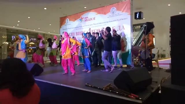 Indian Student performing dance at Mega silk way Astana Kazakhstan смотреть онлайн