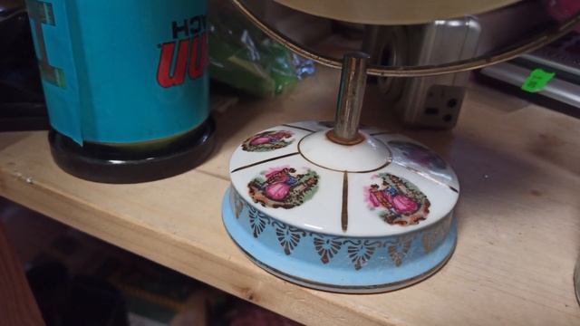Уютные выходные | горячий кофе, прогулка по променаду и поиск чайника смотреть онлайн
