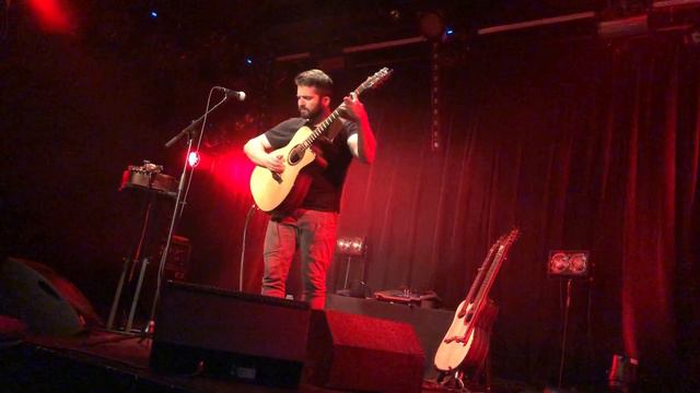 Luca Stricagnoli performs a Slipknot cover on acoustic смотреть онлайн