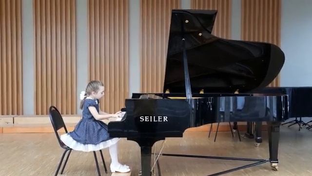 Р. Шуман "Смелый наездник". Исполняет Виктория Раимова 7 лет. Преподаватель Валиева Н. А. (Казань) смотреть онлайн