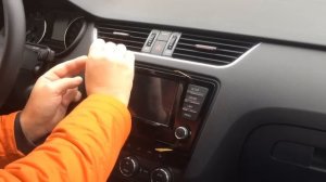 Как снять магнитолу Bolero на Skoda Octavia А7