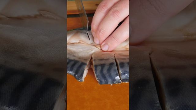 Эта скумбрия вас покорит! Рыба на мангале - каждый раз идеально смотреть онлайн