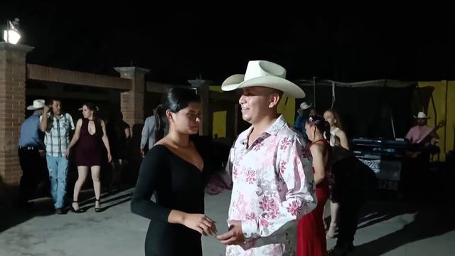 Jugo de Piña y pura Alegría! con @musicalmilagroofficial#chihuahua #baile смотреть онлайн