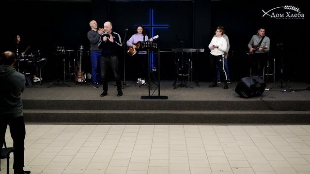 Вечерняя молитва 08.03.2022 17:30 смотреть онлайн