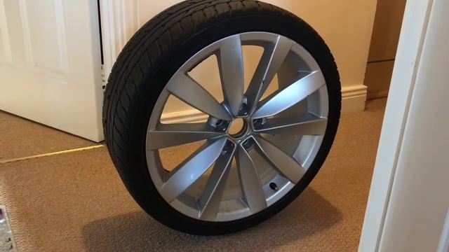 Volkswagen Alloy Wheel R16 vs Steel Wheel R16 смотреть онлайн