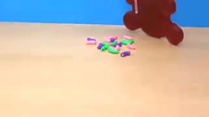 ЧТО ВНУТРИ?-СПРОСИЛ ЖЕЛЕЙНЫЙ МЕДВЕДЬ ВАЛЕРА #желейныймедведьвалера #познаватель