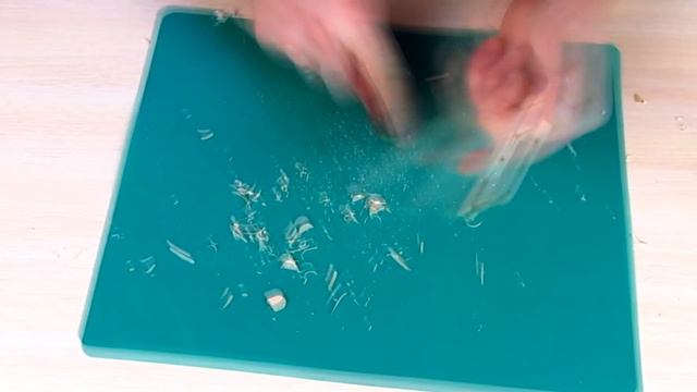 DIY ДЕЛАЕМ ЛОДКУ С МОТОРОМ ИГРУШЕЧНАЯ ЛОДКА С МОТОРЧИКОМ СВОИМИ РУКАМИ смотреть онлайн