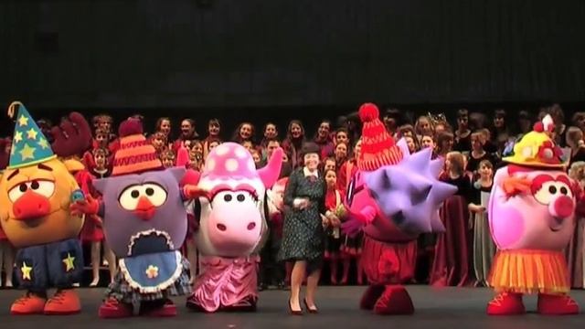 Круглая песня смотреть онлайн