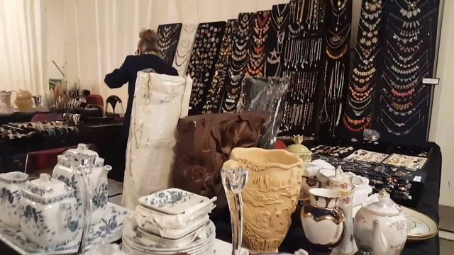 sketch on Sunday market and stores. смотреть онлайн