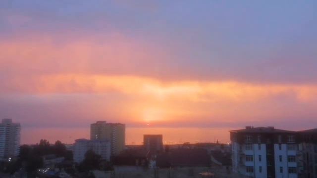 Красивейший закат 🧡 Чёрное море стало оранжевым на время смотреть онлайн