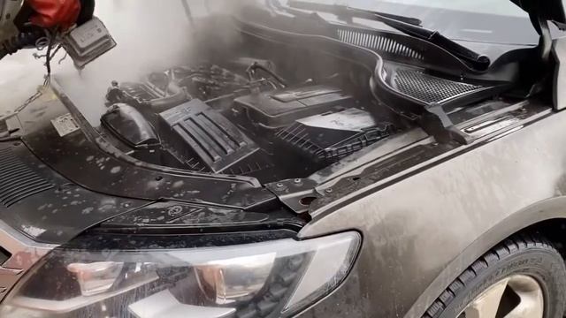 Перед тем как поехать в автосервис двигатель лучше помыть по нескольким причинам. смотреть онлайн