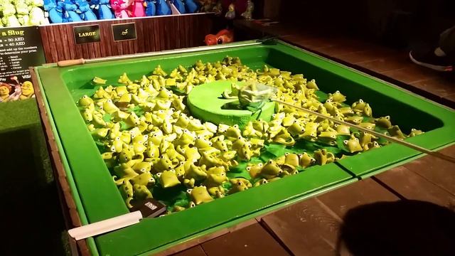 Snag and Slug - игра по ловле резиновых лягушек смотреть онлайн