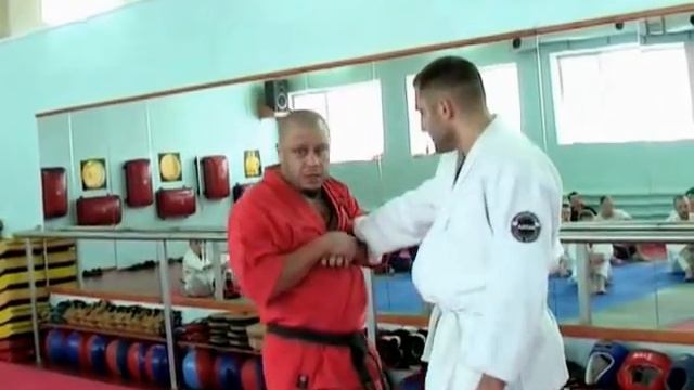 Андрей Кочергин . Кои Но Такинобори рю . Ножевой бой . Семинар в г. Барнаул . 2008 г. часть 5 смотреть онлайн