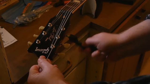 Gotoh SD90MG top-locking tuners - easy string change смотреть онлайн