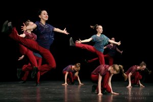 "В современных ритмах", ансамбль "Школьные годы". "In Modern Rhythms", "School Years" Ensemble.