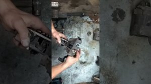 Почему выбивает передачи кпп и замена датчика заднего хода