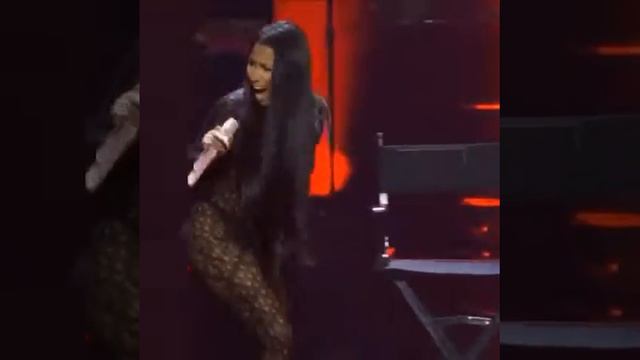 Большое жопа смотреть онлайн