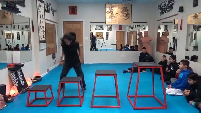 Kung Fu - 4 Box Jump Challenge смотреть онлайн