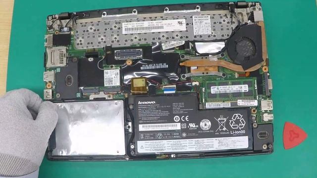 【難易度高】Lenovo ThinkPad X270 SSD換装、メモリ交換【注意】着脱できるバッテリーの他に内部にもうひとつのバッテリーがあるよ смотреть онлайн