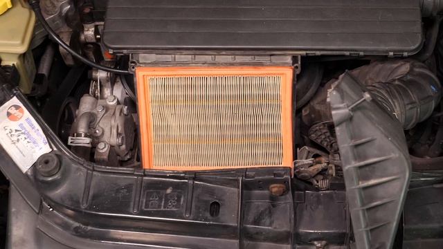 How to replace the air filter Fiesta mk6 1.3 Duratec ? смотреть онлайн