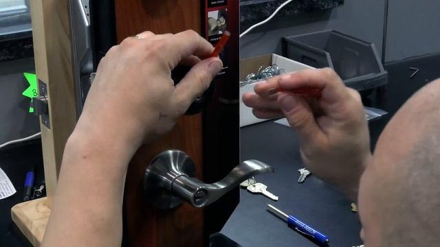 Snapped Off Your Key? How To Remove A Key Broken Off In A Door Lock смотреть онлайн