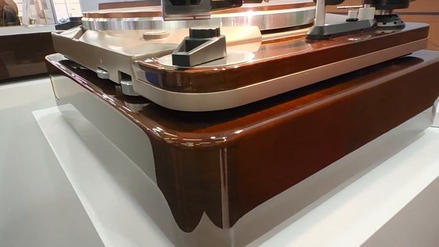 Thorens TD 124 DD | 140th Anniversary edition for 11.900-euro turntable 2023 смотреть онлайн