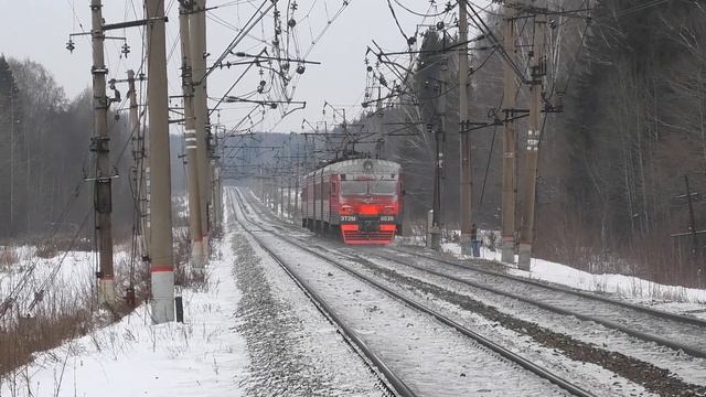 ЭТ2М-039 пролетает о.п. Бобровка сообщением Камышлов — Екатеринбург-Пасс. смотреть онлайн